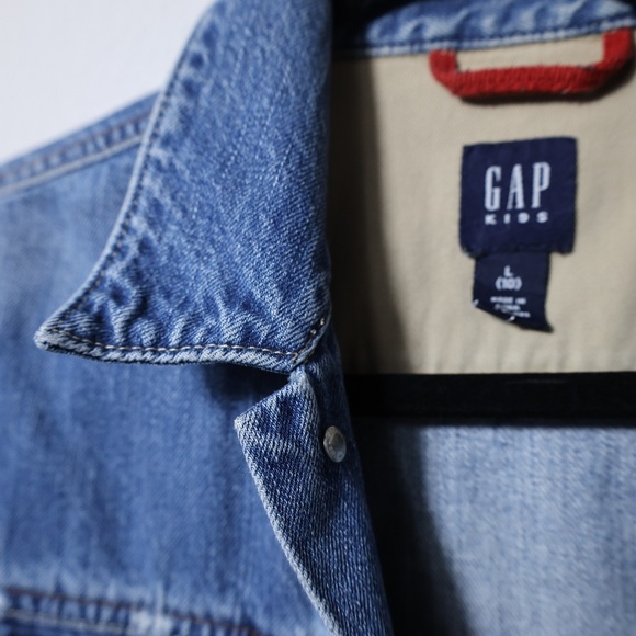 GAP Kid's Classic Blue Denim Jacket – Medium Wash Jean Jacket - Picture 2 of 5